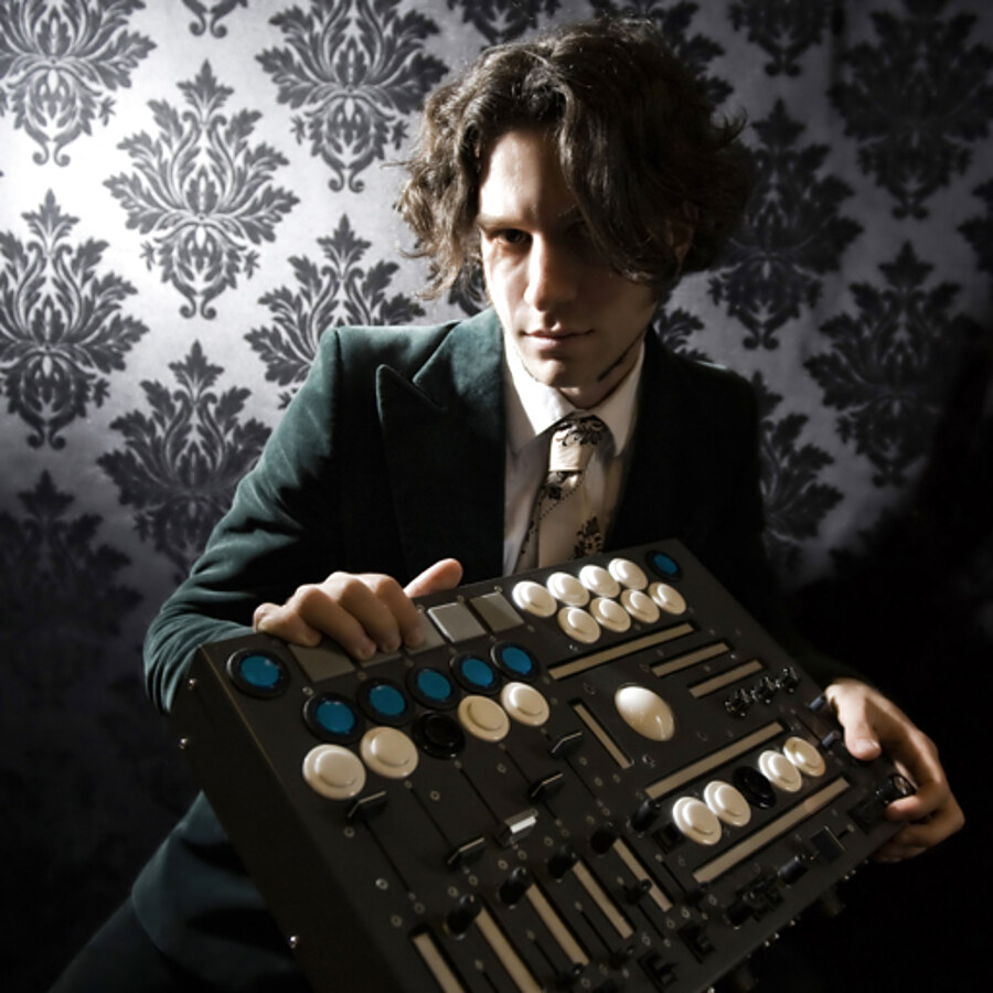 Moldover artist photo