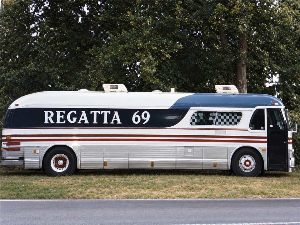 Tour bus — IMG_0598.JPG