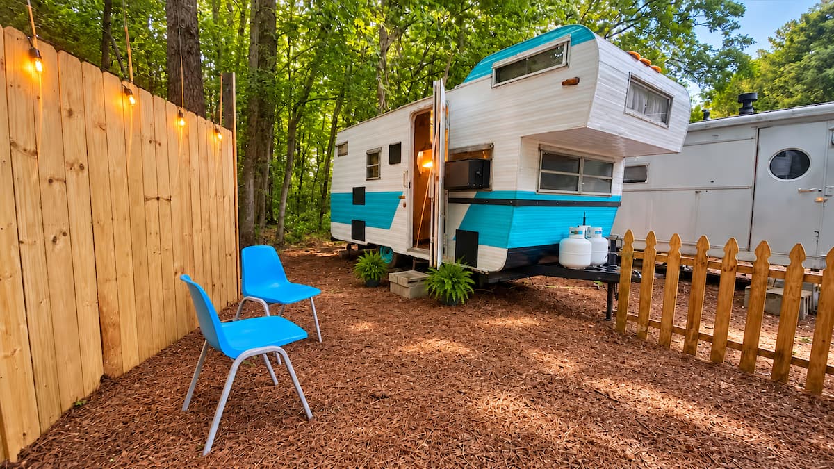 1962 Layton Camper Cottage w/AC cover photo